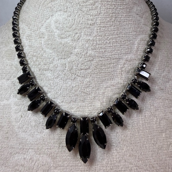 weiss Jewelry - Weiss Signed Vintage Black Onyx Necklace